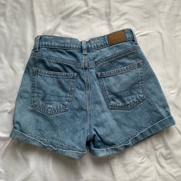 AMERICAN EAGLE JEAN MOM SHORTS - Picture 3 of 3